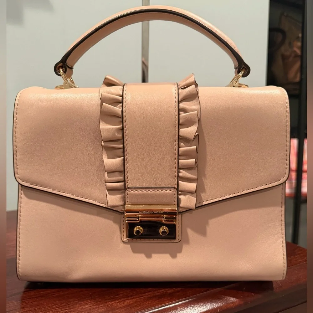 Michael Kors Slone Ruffle Light Pink Handbag with Gold Chain - Picture 10 of 10